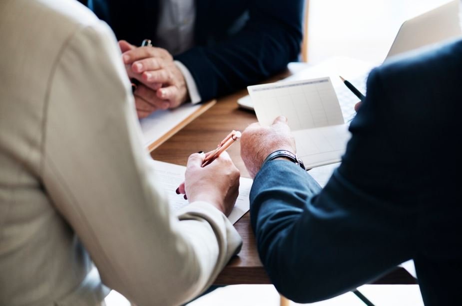 ¿Cómo hacer una página web para abogados que funcione?